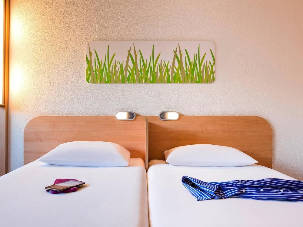 Hotel Ibis Budget Paris Porte De 2*